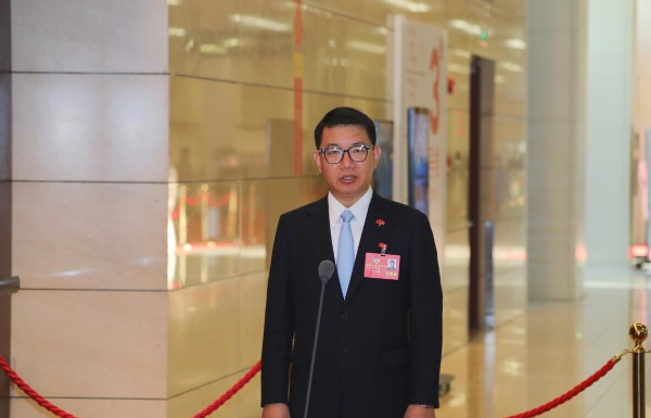 省政協委員、香港高等法院大律師、內地執業律師吳英鵬：促進港澳律師融入國家發展大局